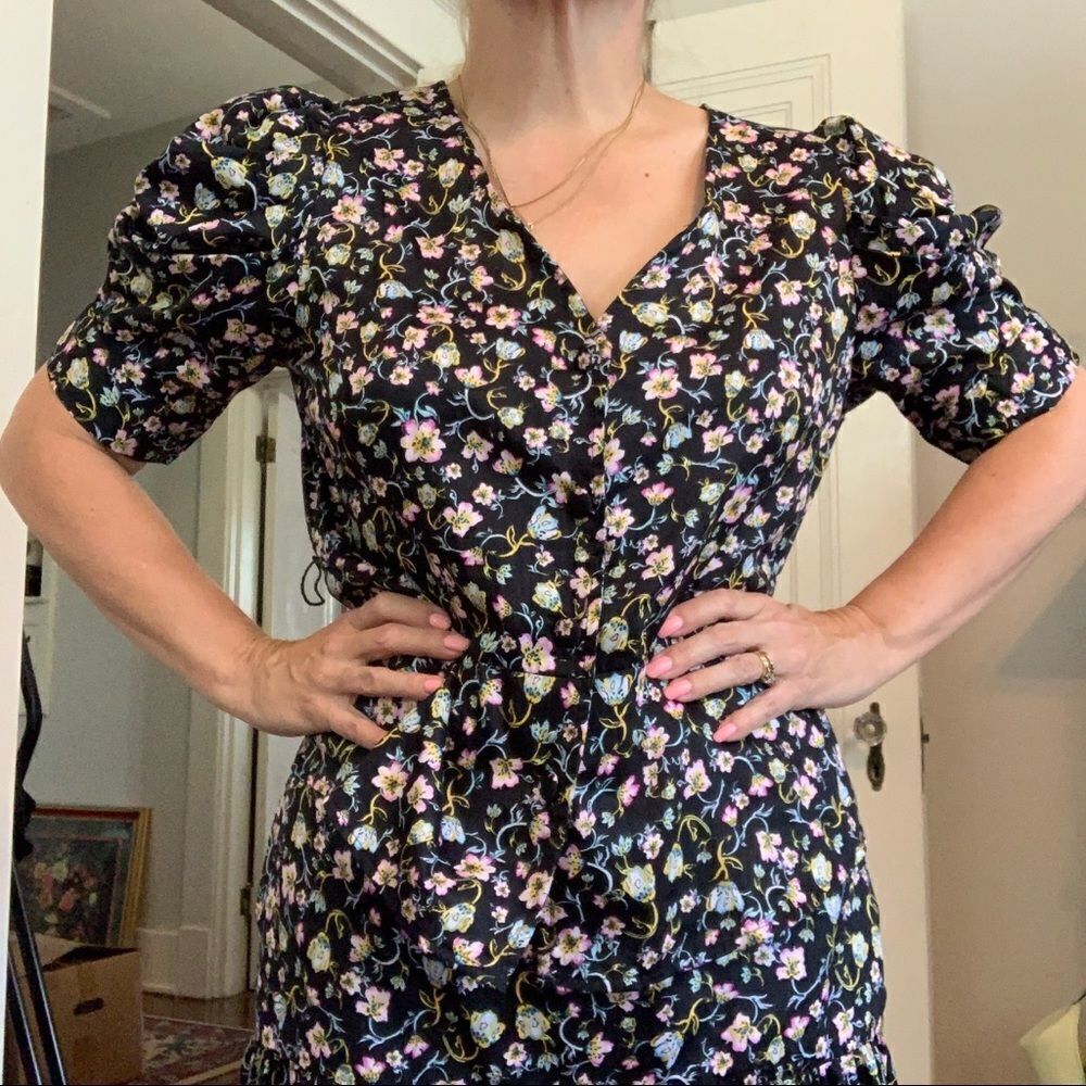 ‎Nwot Who What Wear black floral blouse